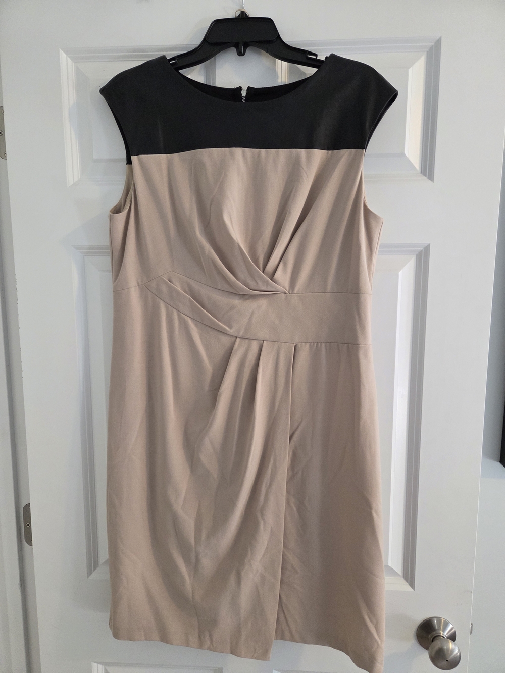 Chico's Taupe and Black Sleeveless Twist-Front Dress - Size 12 - NWT